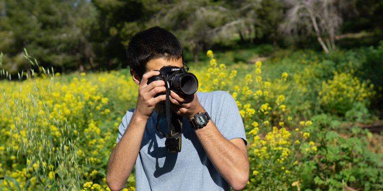תלמיד בקורס צילום – צעד ראשון בהפיכת תחביב הצילום למקצוע