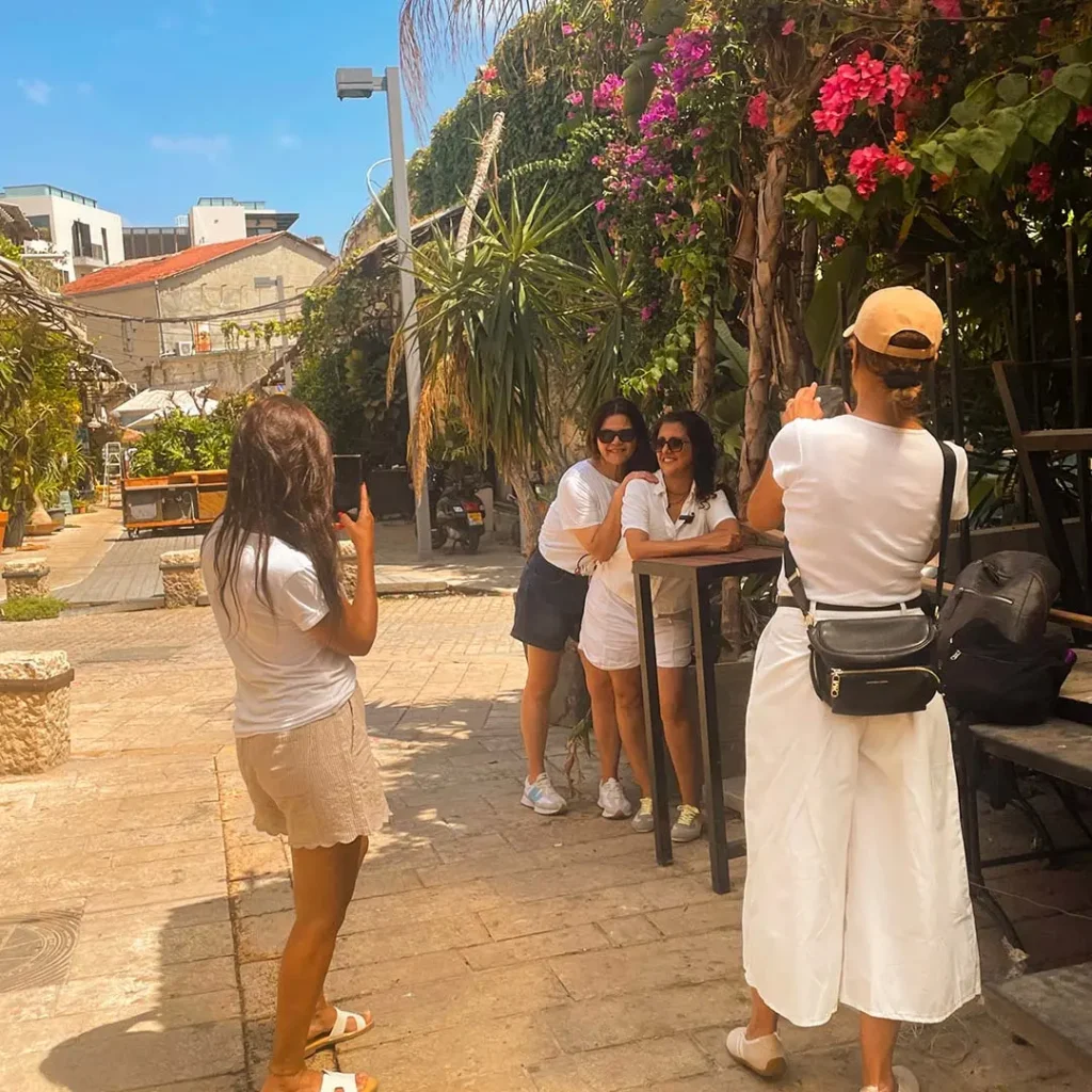 מצלמות-פורטרטים-בשוק-הפשפשים--סדנת-צילום-בסלולרי-של-בעין-אחת